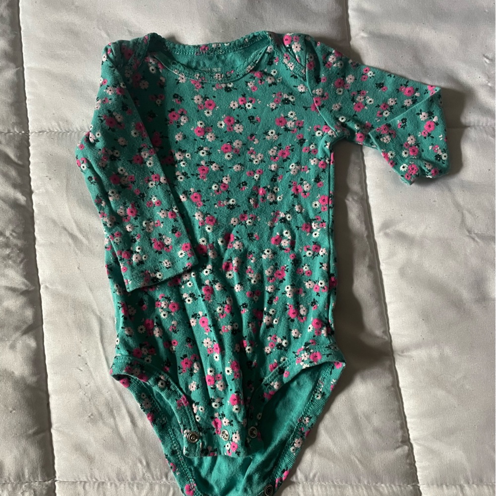 Infant long-sleeved onesie